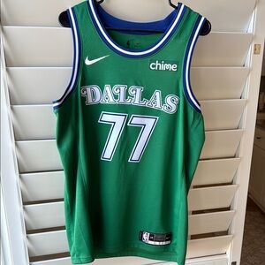 Mavs throwback Luka Jersey